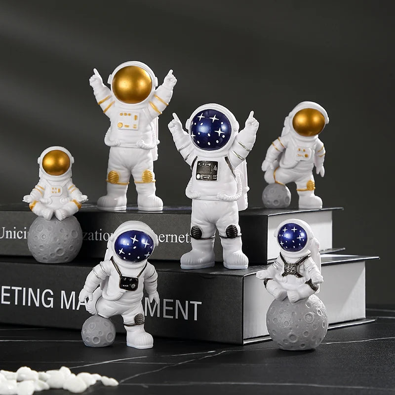 3Pc Astronaut Decor Action Figures and Moon Home Decor Resin Astronaut Statue Room Office Desktop Decoration Presents Boy Gift