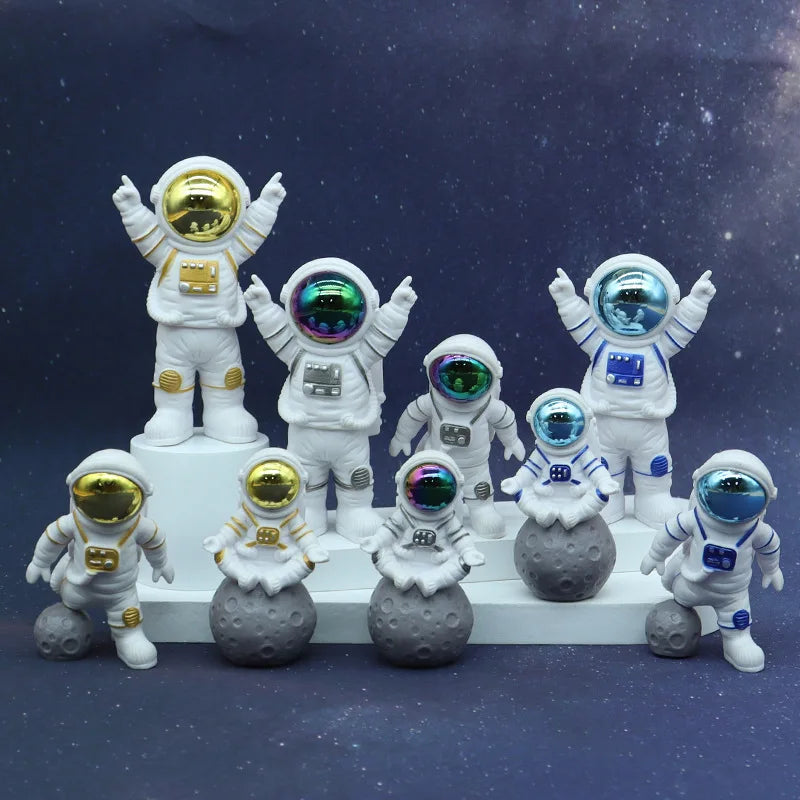 3Pc Astronaut Decor Action Figures and Moon Home Decor Resin Astronaut Statue Room Office Desktop Decoration Presents Boy Gift